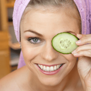 cucumber-eyes-burns-cheap-free-beauty-tips-26-08-2013-png_160107