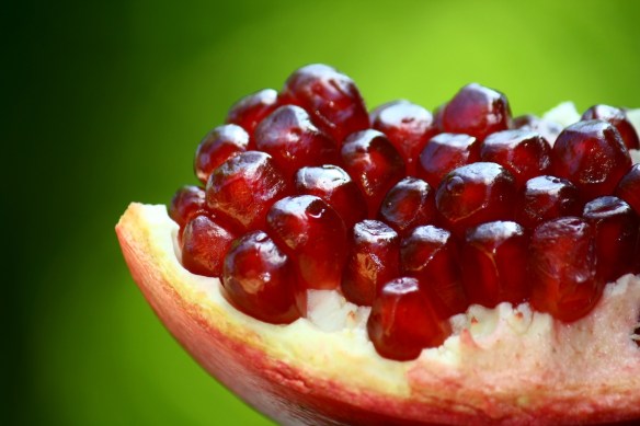 An_opened_pomegranate.JPG